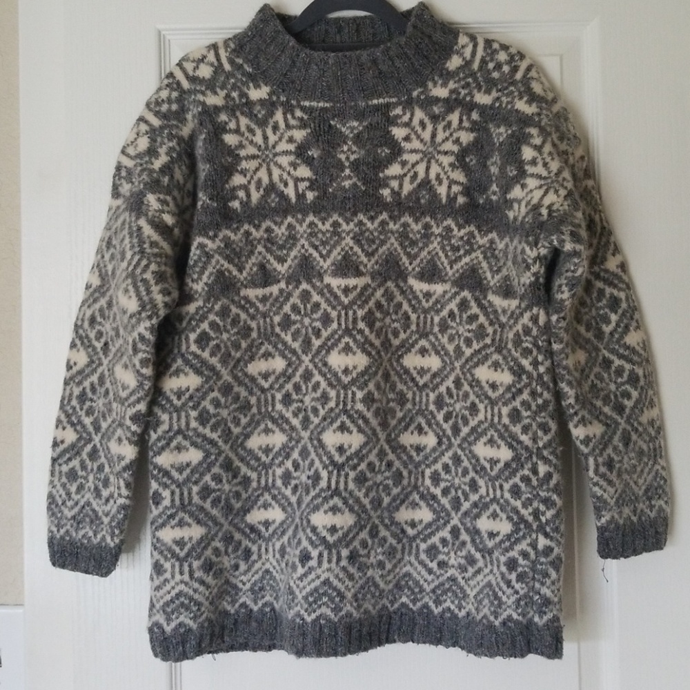 Handknitted Nordic vintage sweater